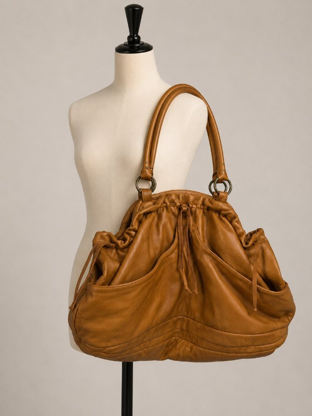 Violette Nozières - Large- tan leather hobo-style shoulder bag